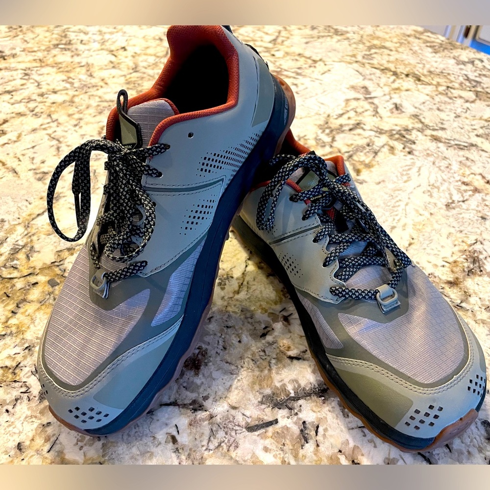 ALTRA Men's Lone Peak 5 Trail Running Shoe in Khaki size 11.5